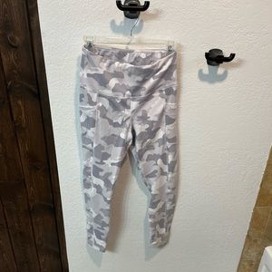 Yogalicious White/Gray Camo Leggings